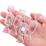 Set 4 organizatoare bijuterii portabile Salestore.ro®, pentru obiecte mici precum cercei, lantisoare, bratari, inele, elastice de par, medicamente. Gaseste rapid si usor! Cutii plastic cu capac, 8 x 2, 5 cm Transparent